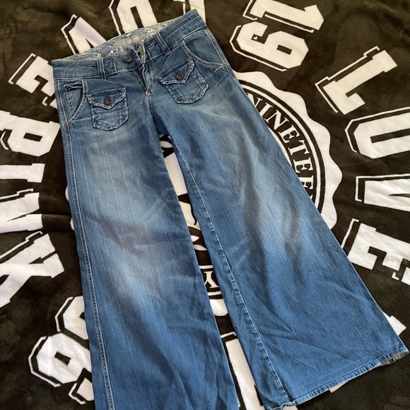 NWOT Delia’s Adorable Cropped jeans💕💕 - Picture 1 of 6